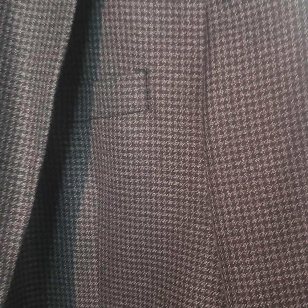 Blazer - Picture 3 of 4